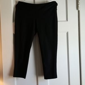 Black capris leggings